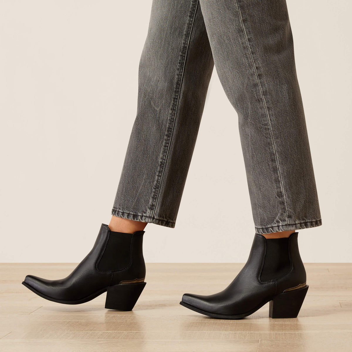 Ultra High Rise Jazmine Tomboy Relaxed Straight Leg Jeans - Ariat Latest