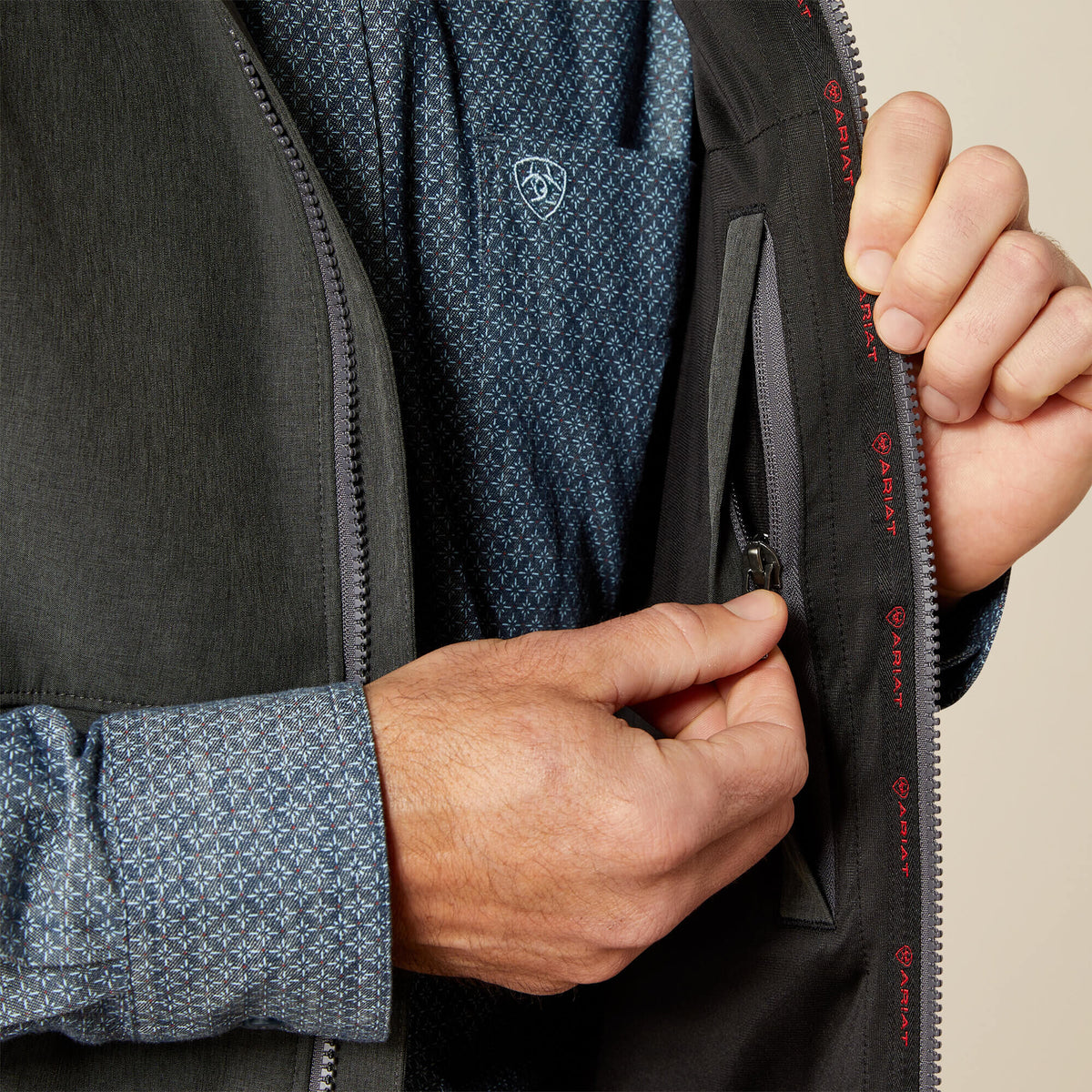 Logo Softshell Vest - Ariat Smart Buy