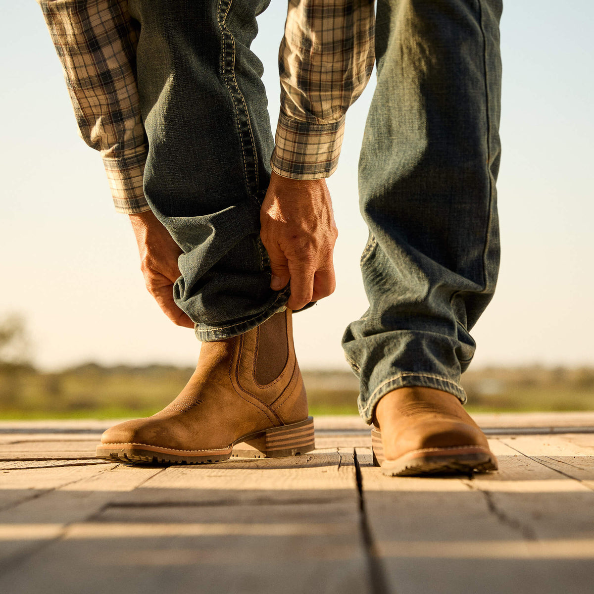 Hybrid Low Boy Wide Square Toe Chelsea Boot - Ariat Smart Buy