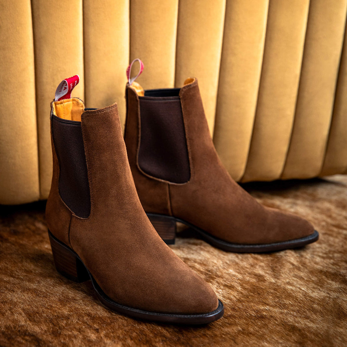 Bench Made Eleanor Almond Toe Chelsea Boot - Ariat Popular
