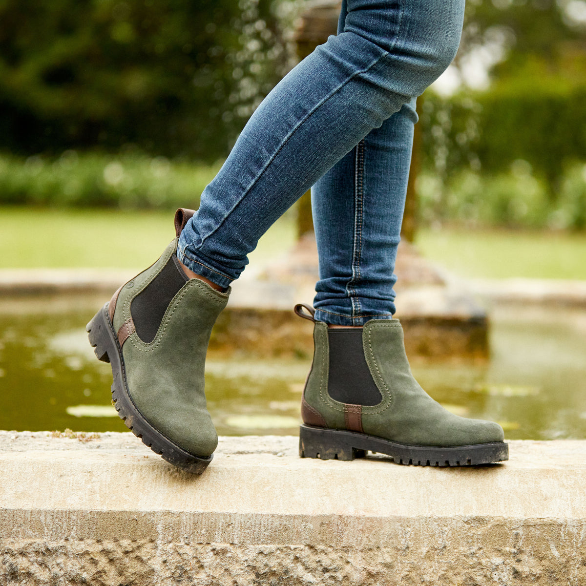 Wexford Lug Waterproof Chelsea Boot - Ariat Premium
