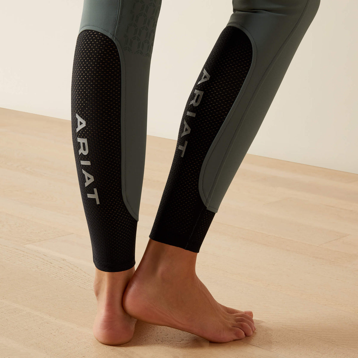 Tri Factor Vivacity Heat Half Grip Breech - Ariat Value