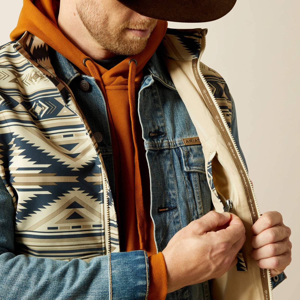 Logo Softshell Vest - Ariat Signature
