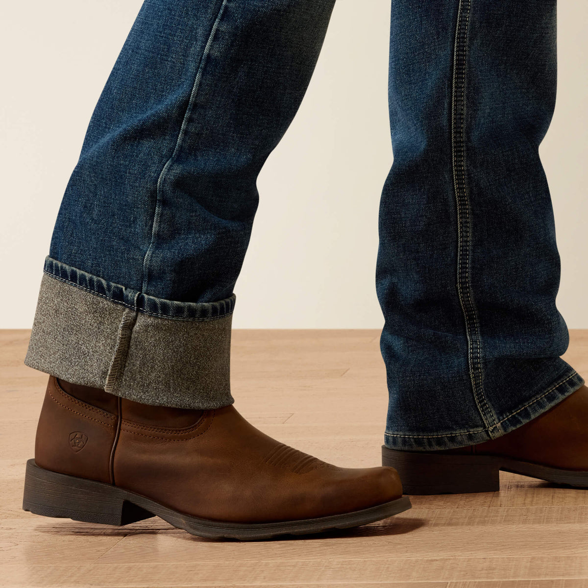 M4 Relaxed Acclimatize Dayne Boot Cut Jean - Ariat Essential