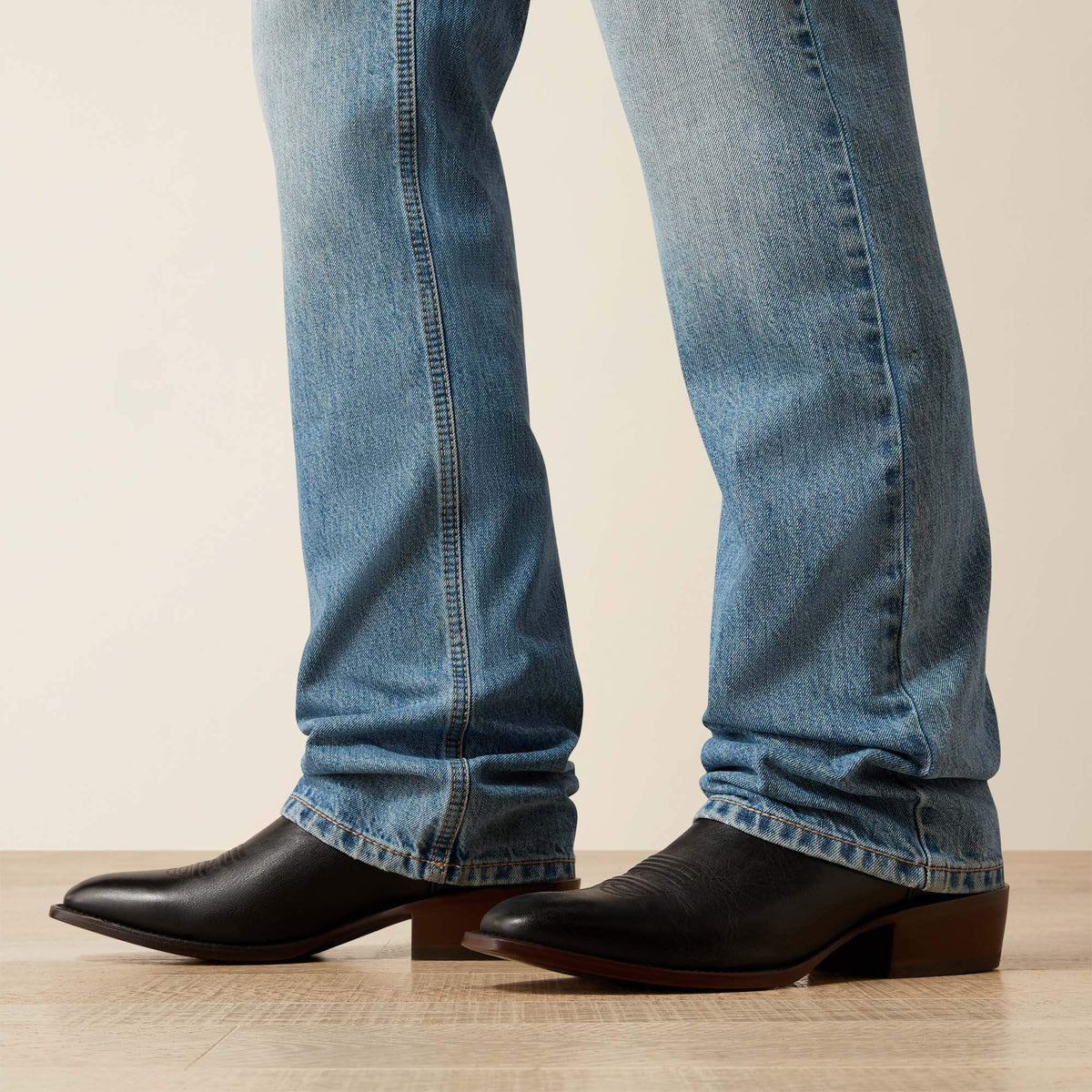 M5 Straight Gilroy Straight Leg Jean - Ariat Essential