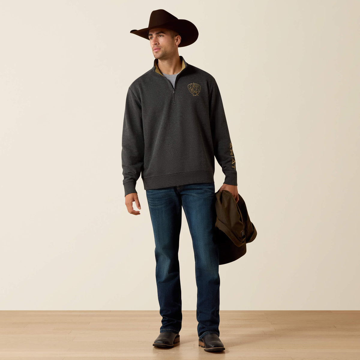 Logo PBR 1/4 Zip Sweatshirt - Ariat Essential