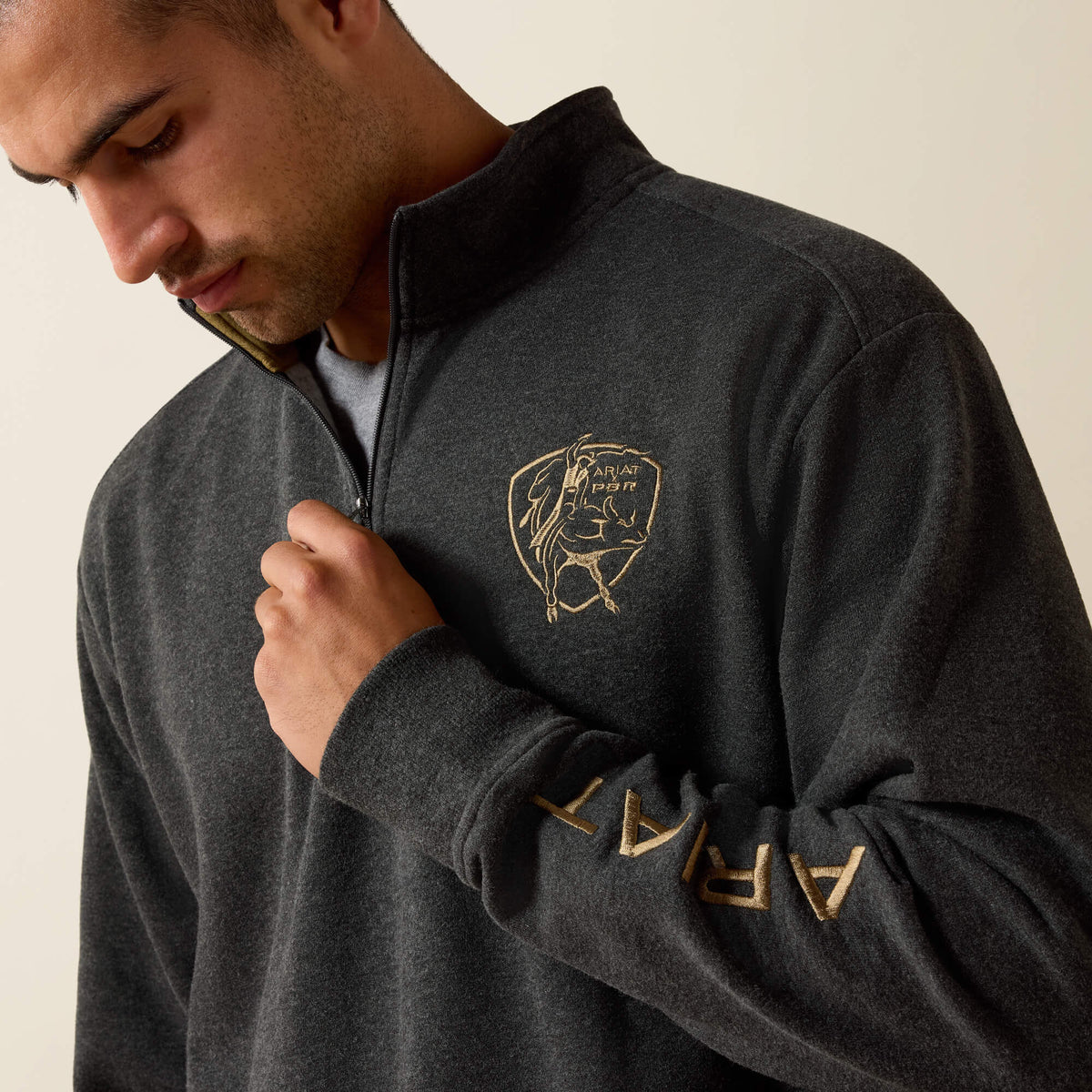 Logo PBR 1/4 Zip Sweatshirt - Ariat Essential