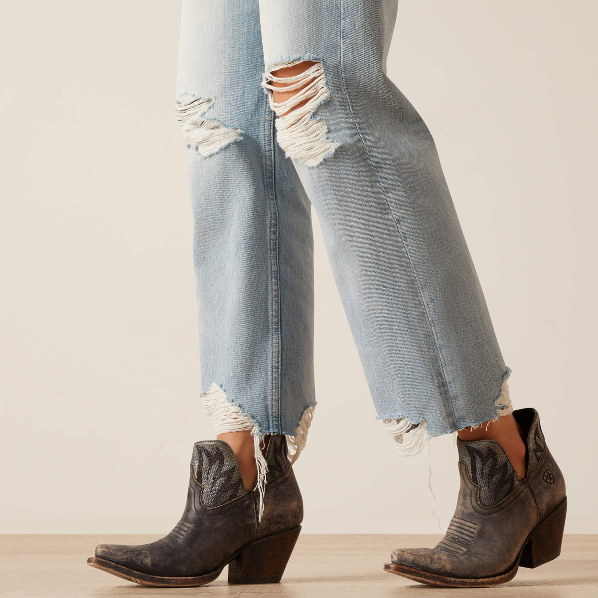 Ultra High Rise Tomboy Straight Jean - Ariat Sale