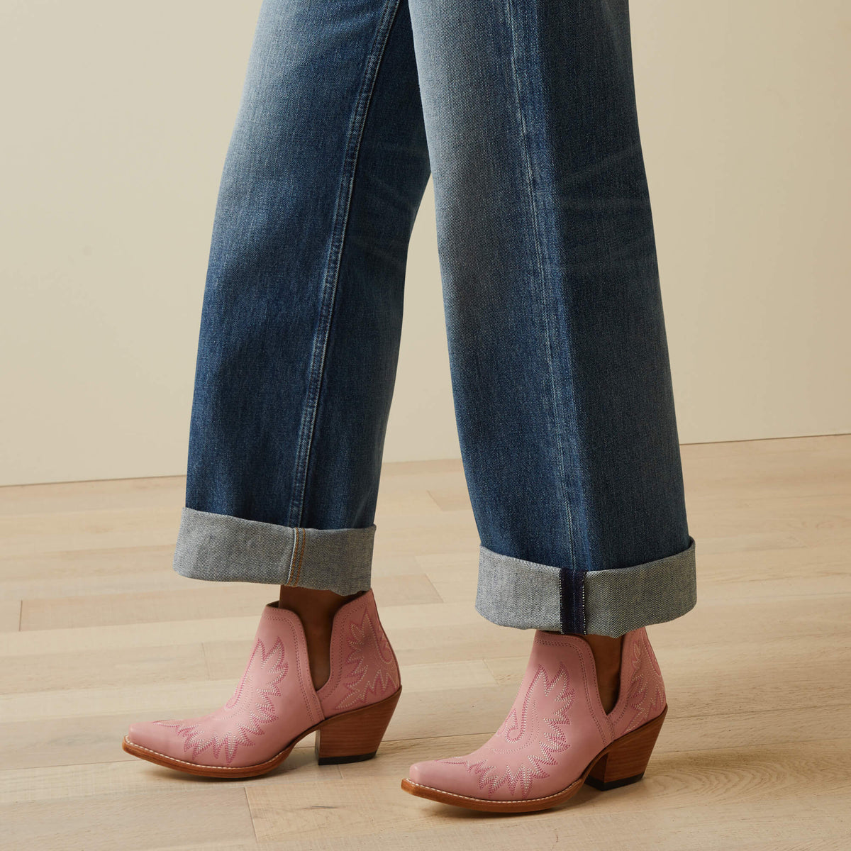 Ultra High Rise Tomboy Wide Jean - Ariat New