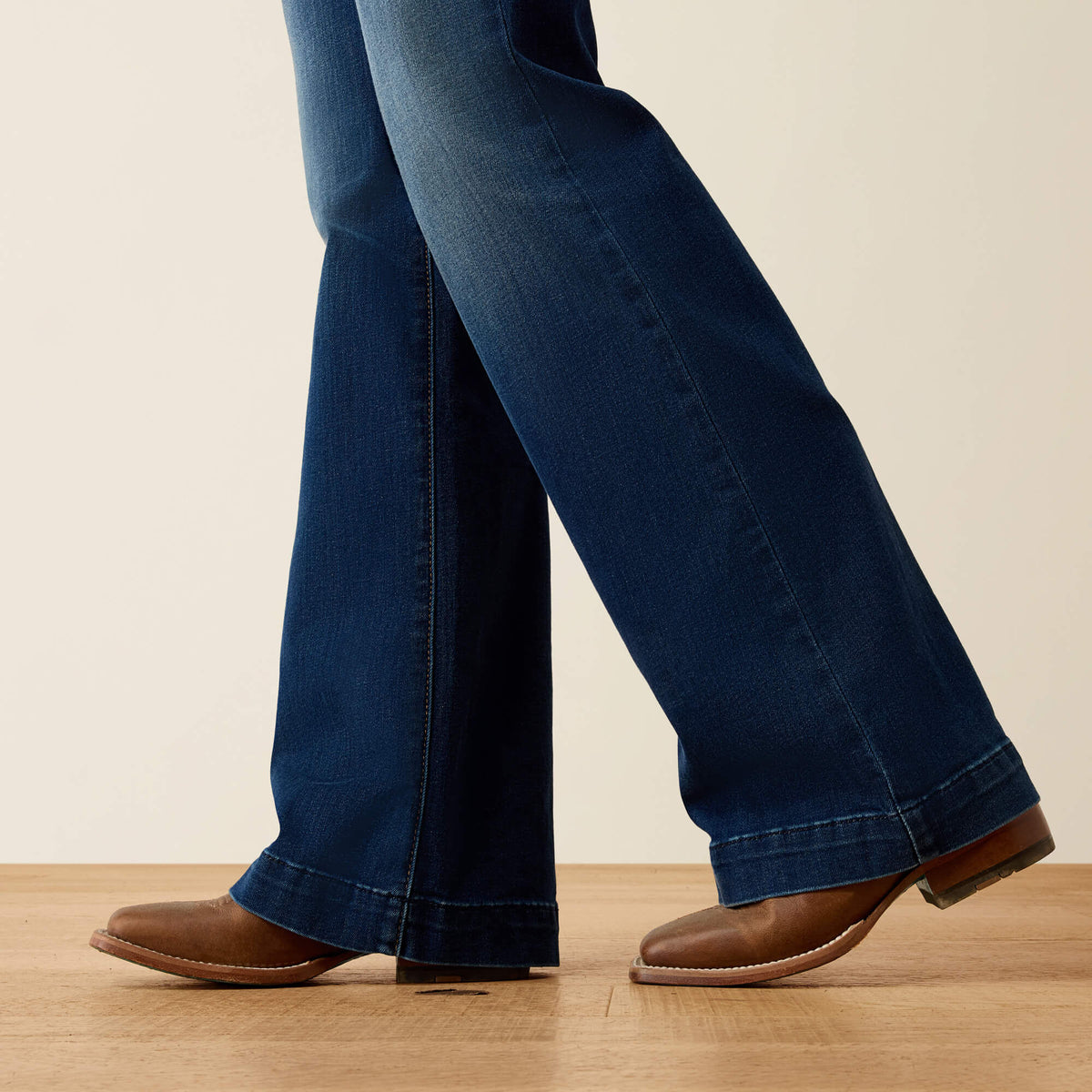 Mid Rise Kelsea Trouser Jeans - Ariat Essential