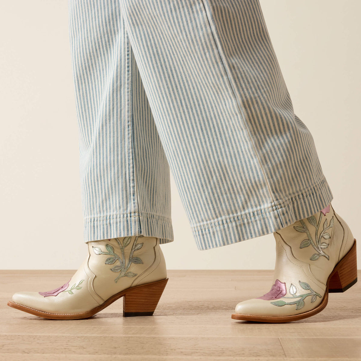 Ultra High Rise Jazmine Wide Leg Jeans - Ariat Signature
