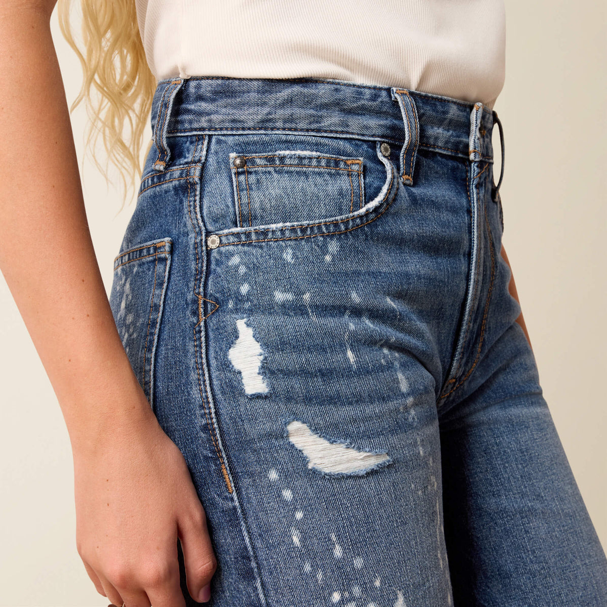 Ultra High Rise Relaxed Tomboy 10" Shorts - Ariat Essential
