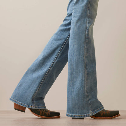 R.E.A.L. Perfect Rise Arrow Fit Penelope Boot Cut Jean - Ariat Everyday