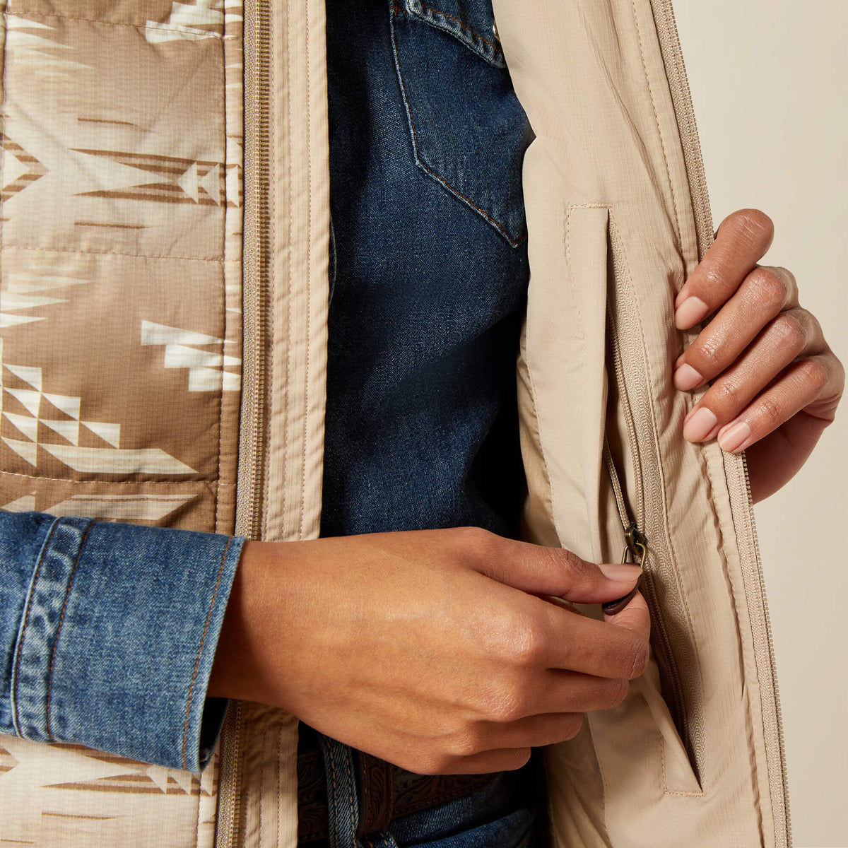 Crius Insulated Vest - Ariat Smart Buy