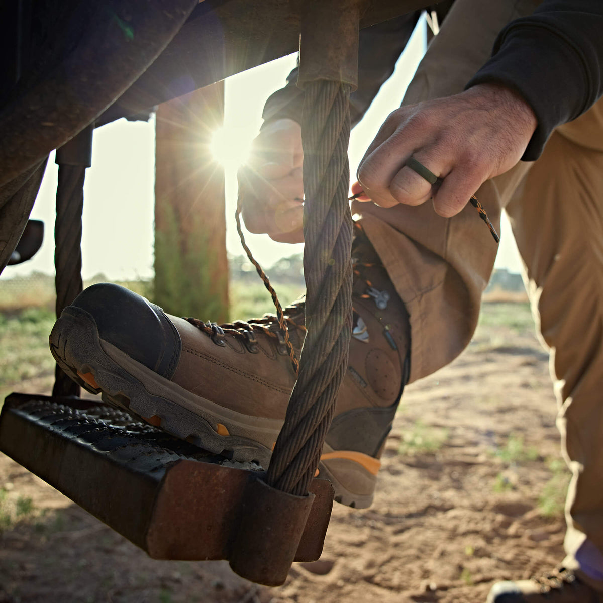 Endeavor 8" Waterproof Carbon Toe Work Boot - Ariat Trending